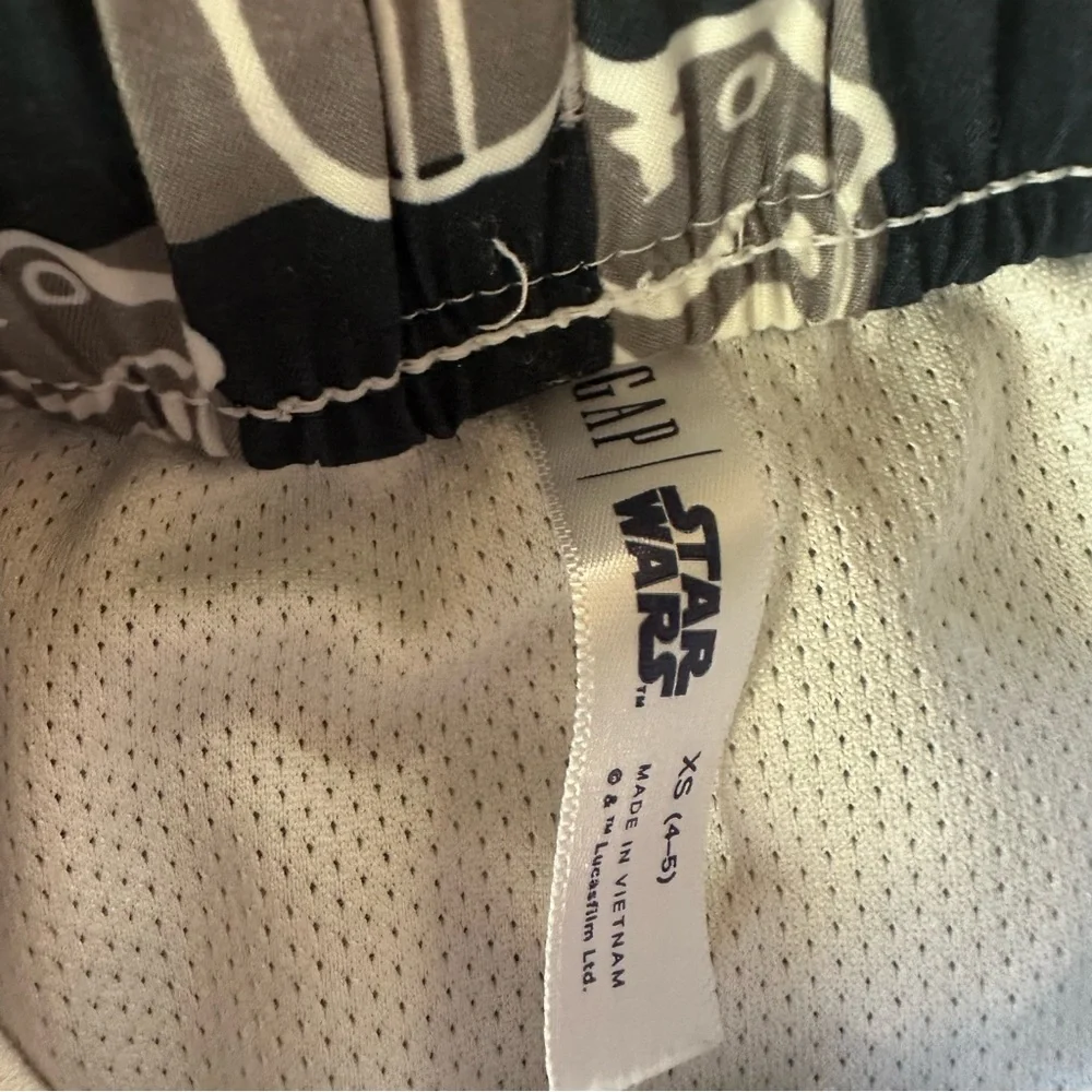 Gap Kids Star Wars Patterned Swim Shorts - Picture 5 of 5